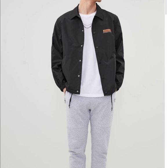 Water repellant windbreaker - Picture 2 of 9